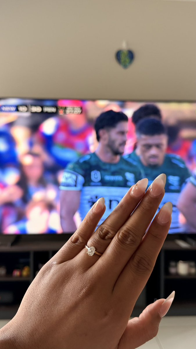 doxvibes's tweet photo. my whole personality since getting engaged has been announcing things im doing but adding “as a fiancé” at the end of it🤭💍 https://t.co/nnvQtahDSd