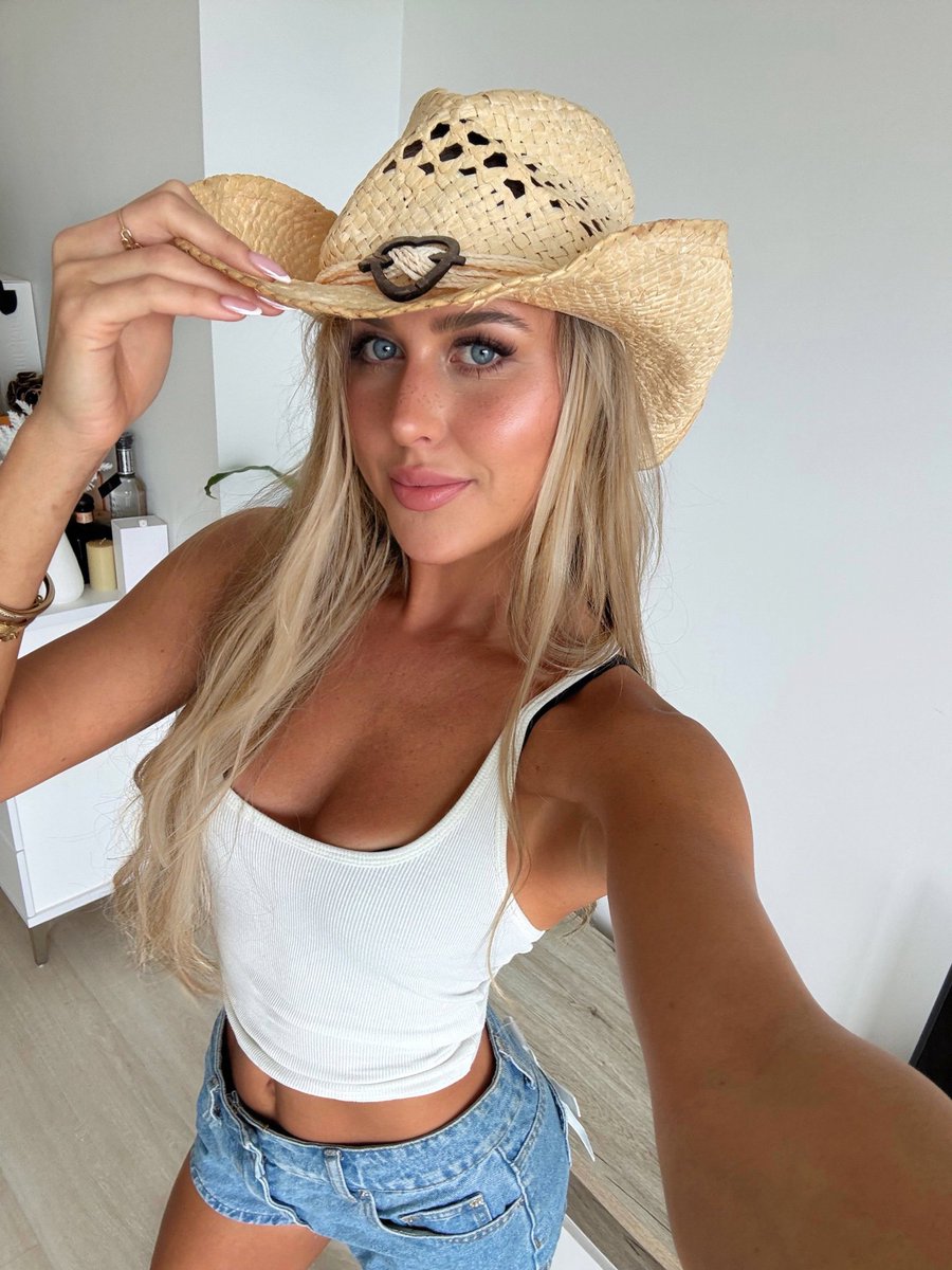 Sydney Taylor tweet media
