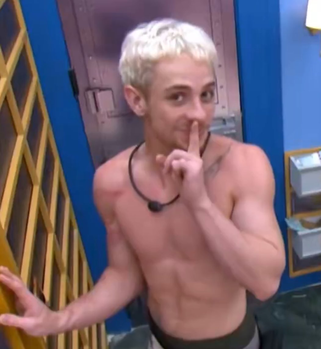 de boba eu só tenho a mão 🤭 tweet media