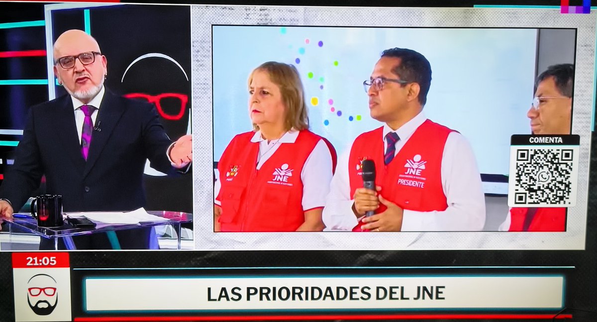 paisencaos's tweet photo. 🇵🇪🇵🇪
Bravo!
"Puedes meterte tus elecciones al poto"
Beto carajea a Burneo.
Le dijo de todo:
"¿Por qué tenemos que aguantar los peruanos lo que decida un burócrata inepto, chambón y sabe Dios si corrupto?"
"Aquí lo que importa es el país, no una agenda, tiene que hacerse todo de nuevo"
Como he venido sosteniendo: el calendario no es un corset, no es excusa para permitir una injusticia; nada va a pasar, nadie se va a morir si todo se mueve unos meses más.