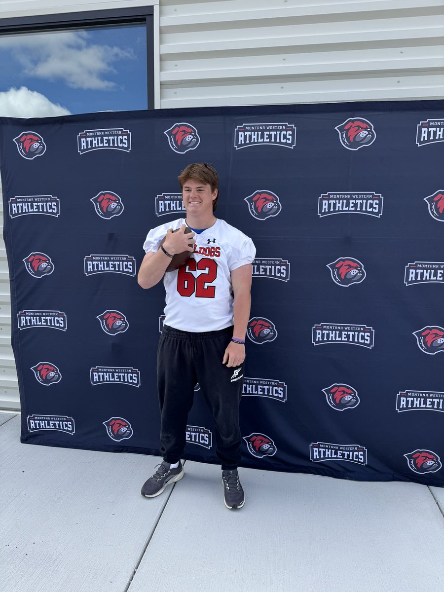 lukejenkins_'s tweet photo. Thank you @Coach_Martello for having me out for the junior day and spring game! https://t.co/hcKyd0gNM9