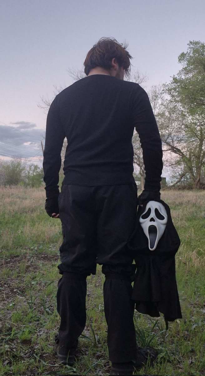 chatone099's tweet photo. And you still dont know who it is 😈 
(Silent Killer Ghostface pt2) https://t.co/L0m88Gpn5C