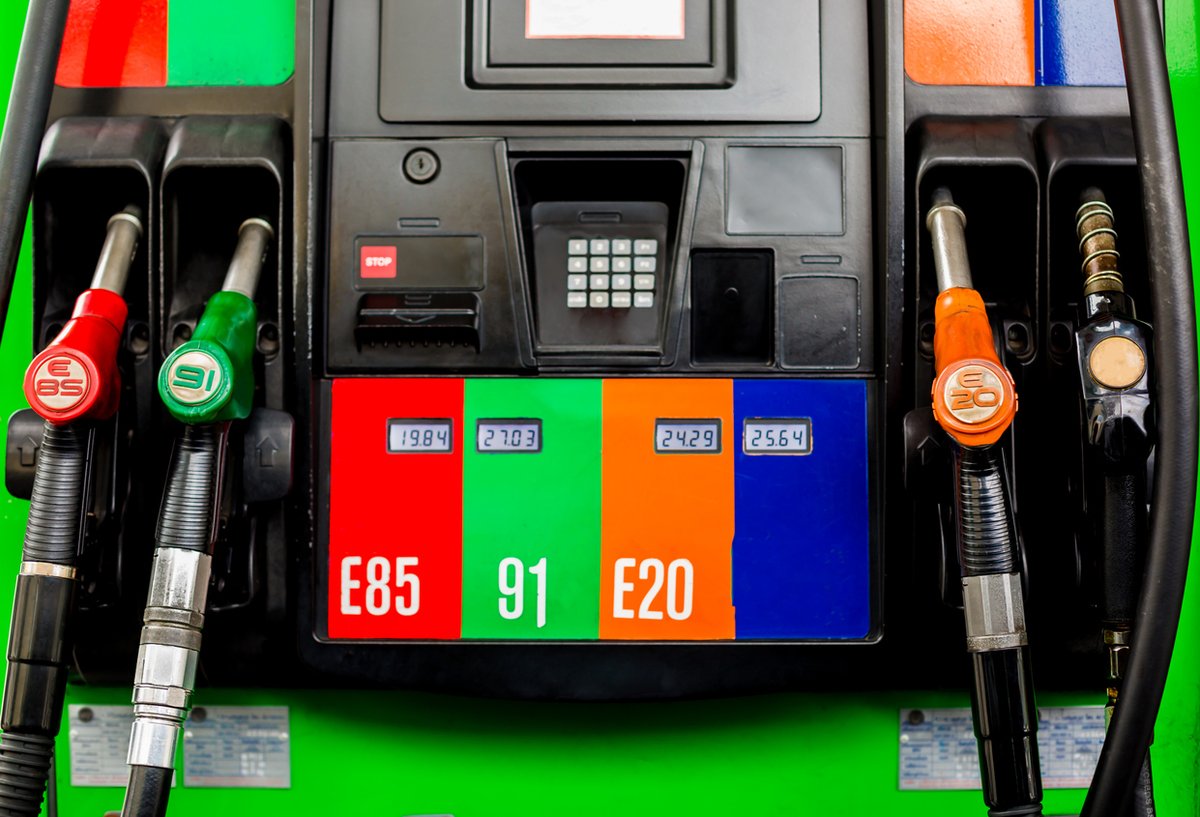 ETAuto's tweet photo. 🚗Can E85 flex-fuel be the next big leap after E20?🛢️
Read at:
https://t.co/dYaLZVDMlI
#ethanol #ethanolfuel #E85 #E20 #autotechnology #autonews #ETAuto https://t.co/1TWhHVNYTK