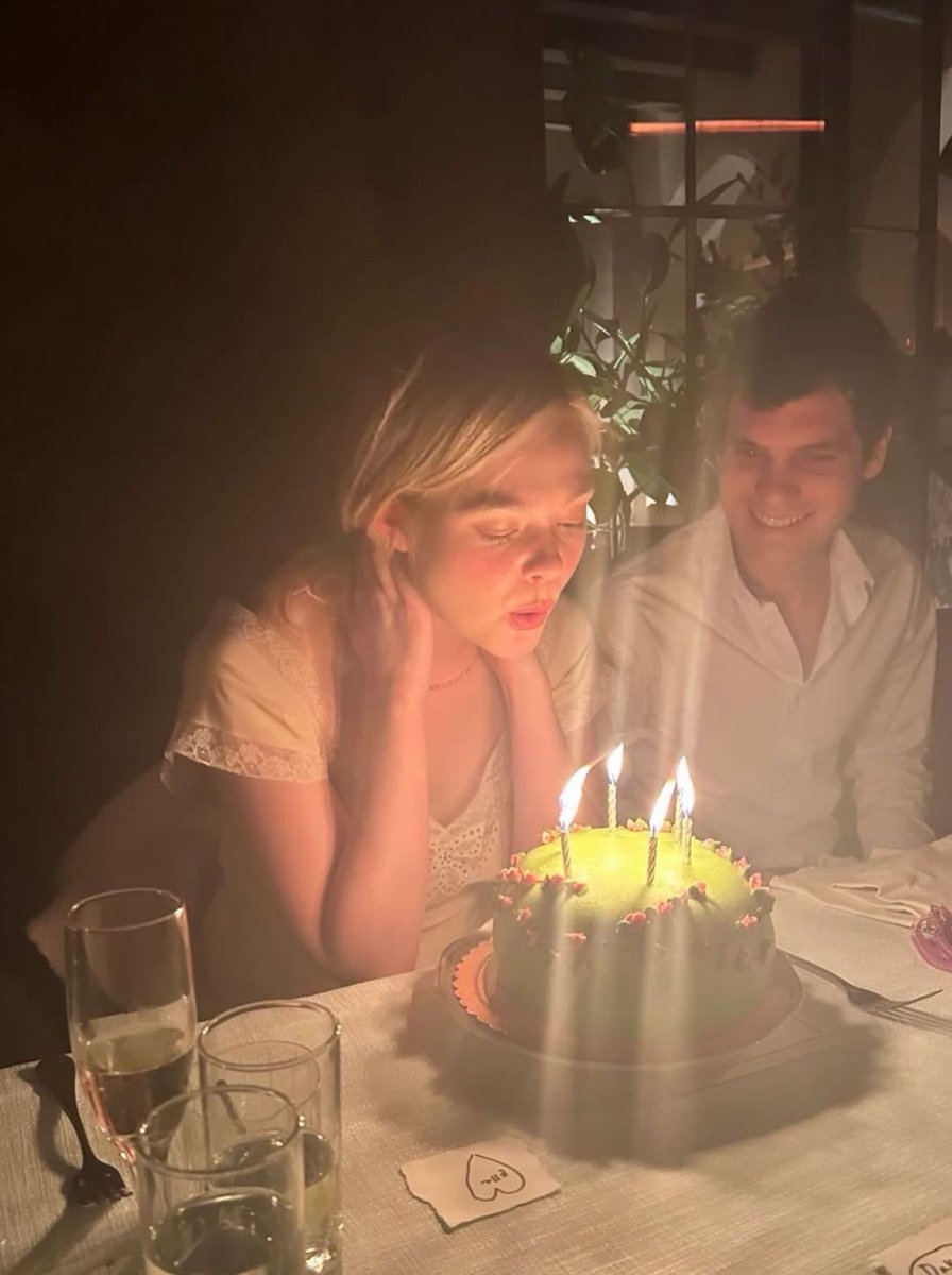 mohnbbot's tweet photo. happy birthday to #me https://t.co/BenJkPWhxl