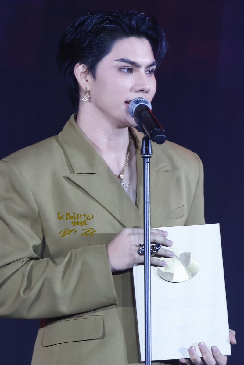 TAOmo0502's tweet image. Why do I love bringing my camera to see you? 
Because every moment of cheering for you deserves to be remembered.
📷🎬

@fort_fts 
#FortFTS #ComeFortZon
