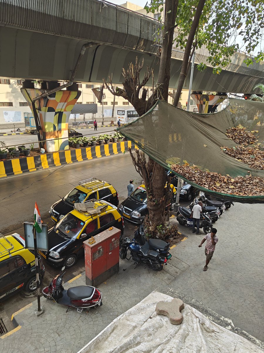 KnowYourBombay's tweet image. @MTPHereToHelp @CPMumbaiPolice @mid_day 28-4-26 8.25 am there are now NINE bikes parked on footpath outside Victoria building / Porwal Bhawan Dr BA Road #Ranibaug #Byculla E #Mumbai           - WHY NO action? 
#inaction #illegalparking #apathy #publicnuisance