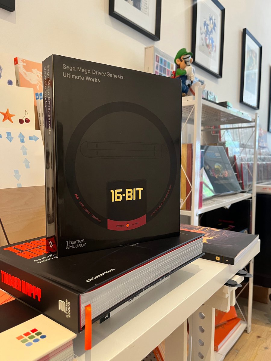 PixelCribAU's tweet image. 📚 SEGA MEGA DRIVE/GENESIS: ULTIMATE WORKS  is the ultimate retrospective of the console, featuring development and concept illustrations for Sega’s best-loved game franchises. 

Now on Sale! --&amp;gt; buff.ly/OJqYfUj 

#sega #megadrive