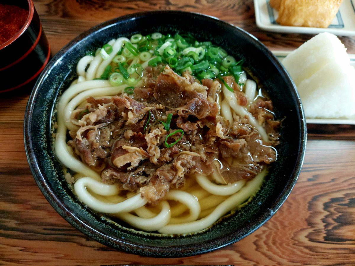 ___TOSSY___'s tweet photo. 地元メシDAY 2日目　昼

子供の頃から食べてた一番好きなうどん屋が休みだったので、地元の有名店へ…
地元民にしか伝わらない話だけど、大力食べるなら大牟田より瀬高だと思ってる

大力うどん https://t.co/ZM7BVUN9hC