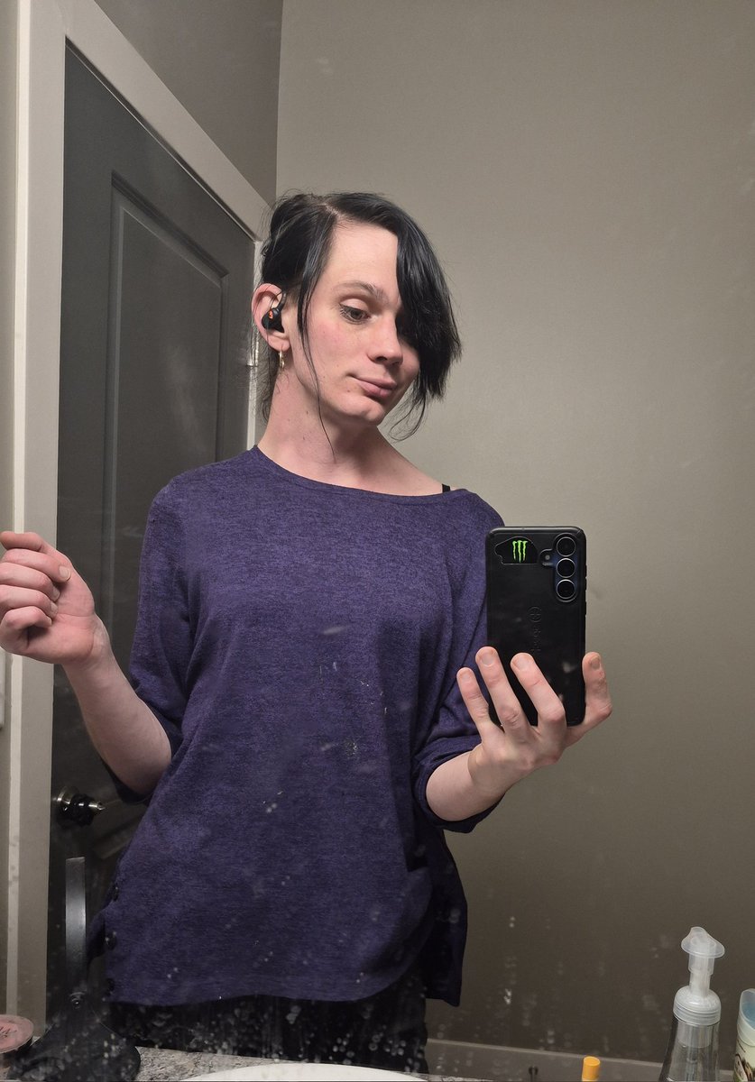 🔻 ☭ April! ☭ 🏳️‍⚧️ tweet media