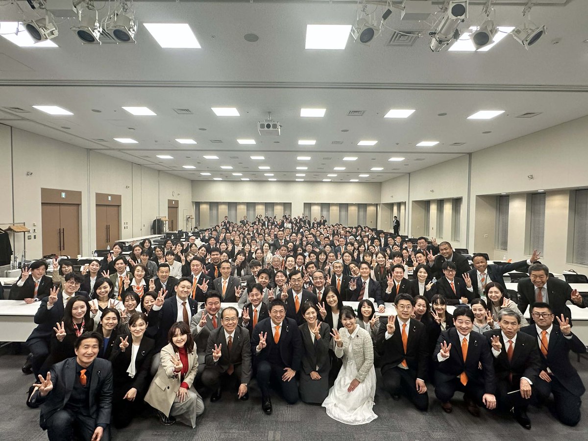 ito_masayoshi_'s tweet photo. 昨日は衆議院会館にて議員団勉強会、
本日は議員団で靖國神社参拝してきました。

4/28はサンフランシスコ講和条約が締結され、日本の主権が回復した日です。
　
参政党は毎年この日に参拝しております。
　
先人の方々が命をかけて守ってくださった日本を次世代に繋いでいくために、
これからも頑張ります。
　
#参政党