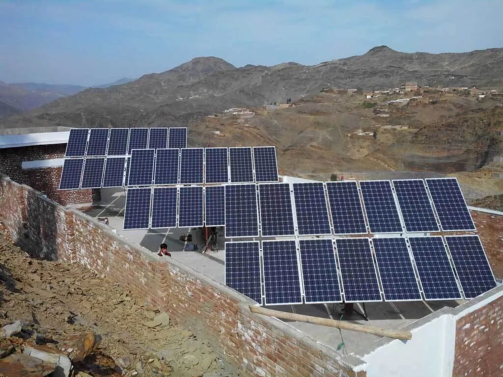 zhulong69167306's tweet image. From rooftops in Lahore to emerging markets across Central Asia, Ningbo is exporting more than solar panels—it’s exporting possibility ☀️ As the #SCO #Green and #Sustainable Development Forum lands in the city, stories of affordable solar transforming lives take center stage.