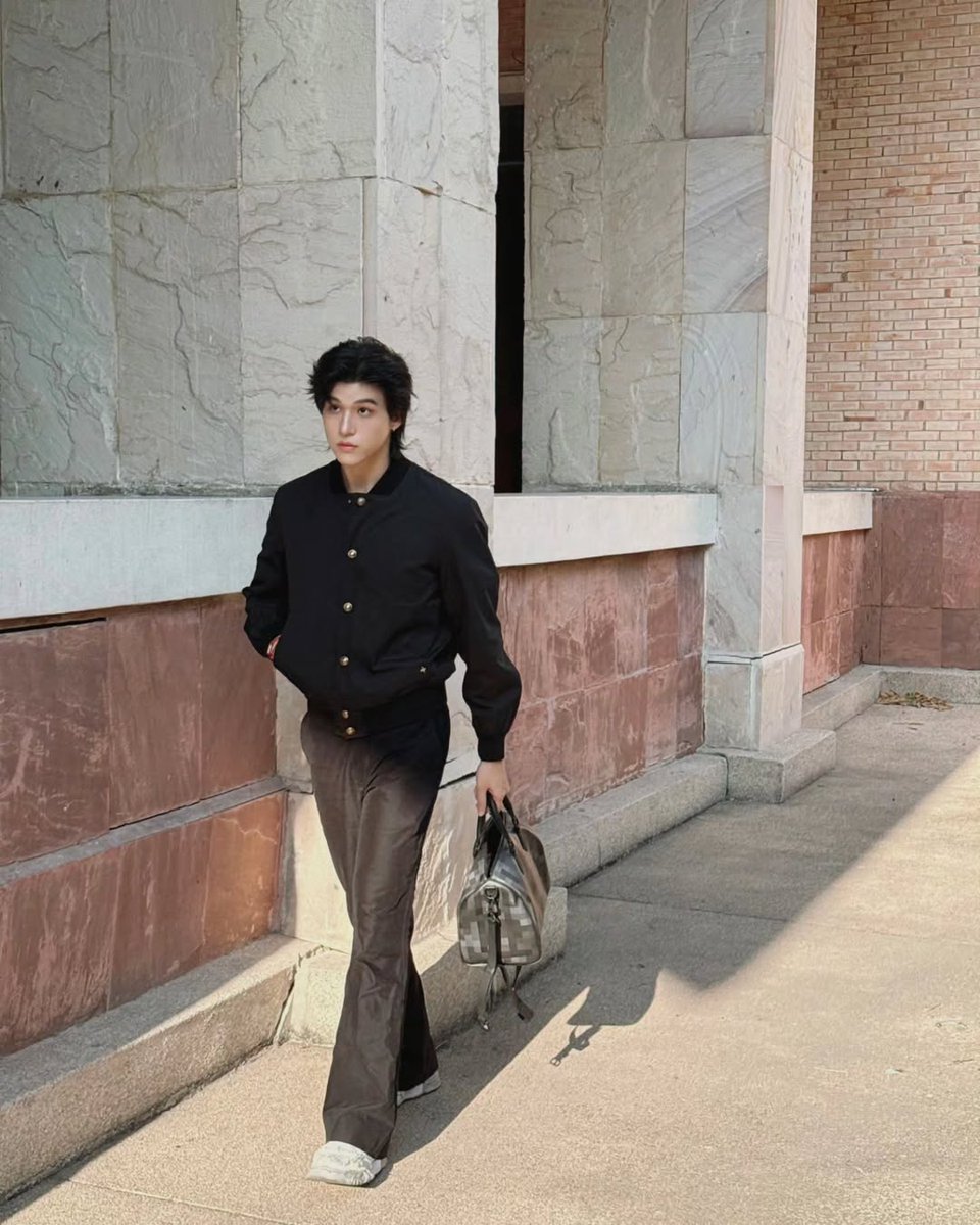 𝐒𝐤𝐲 tweet media