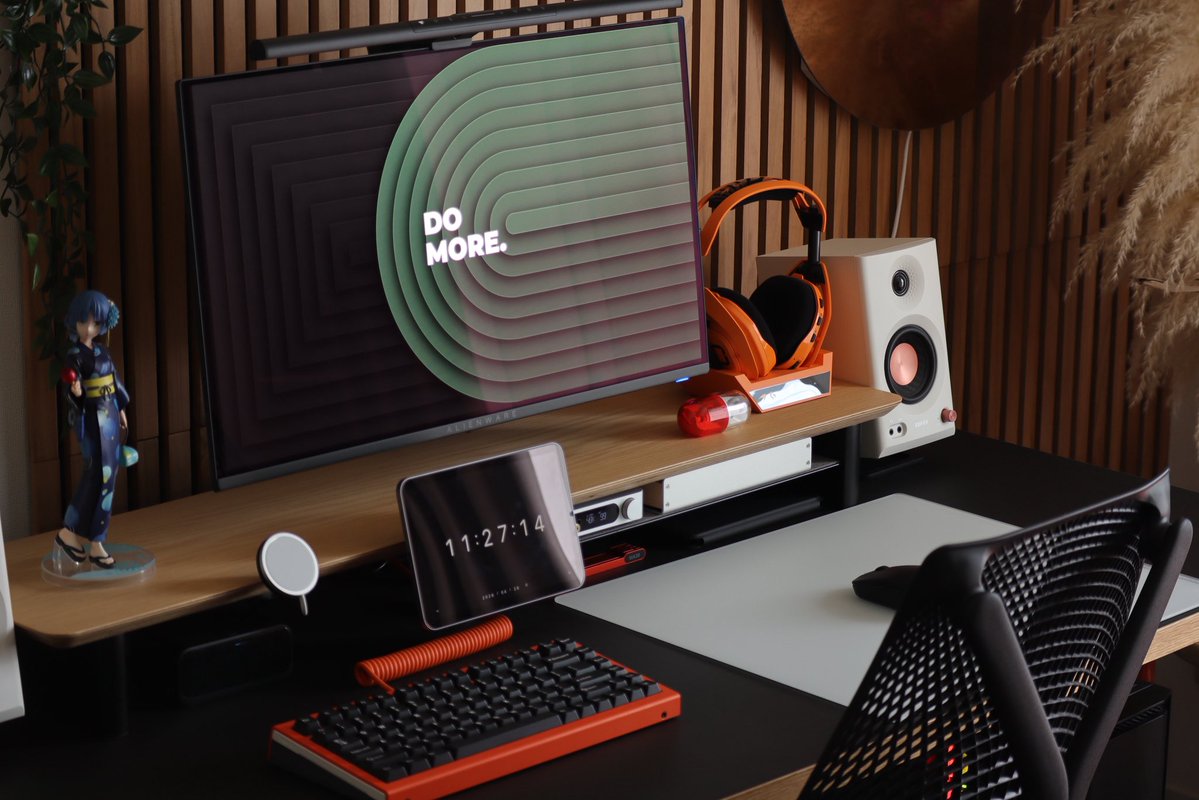 fallinthedark4's tweet image. #desksetup