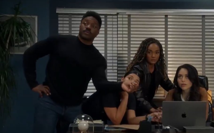 Ciara🌙 tweet media