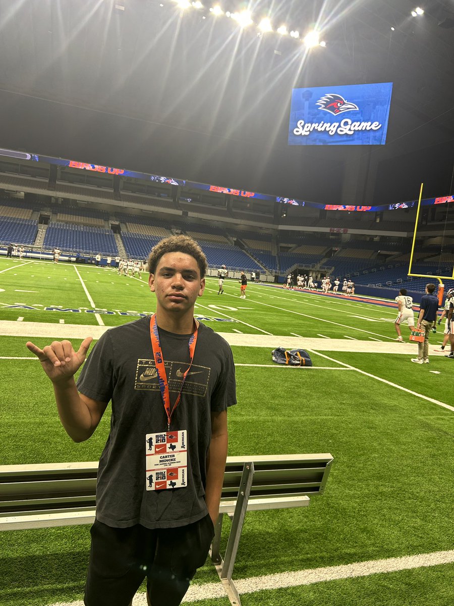 CarterMencke's tweet photo. Thankful for being able to go to the @UTSAFTBL spring game, and being able to talk to @nicholasDgraham and other coaches💯💯

#birdsup #triangleoftoughness https://t.co/oT3LyKXZ5g