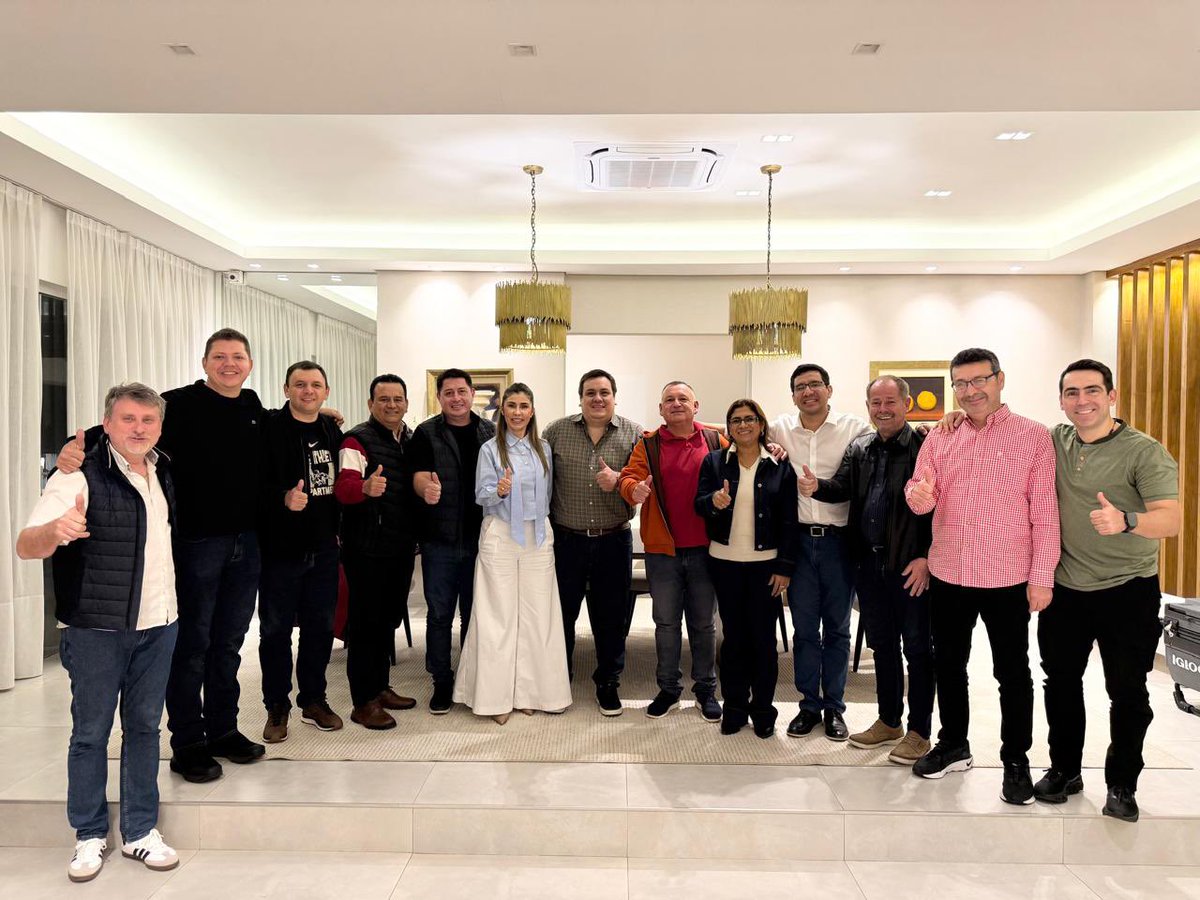BergenHarold's tweet photo. Fructífera reunión con los colegas Gobernadores Colorados.!🚩🚩 Unidos 🤝 en el respaldo a nuestro colega Pre. Del consejo de Gobernadores César Sosa y a nuestro próximo presidente Pedro Alliana. https://t.co/fSbn63eXUl
