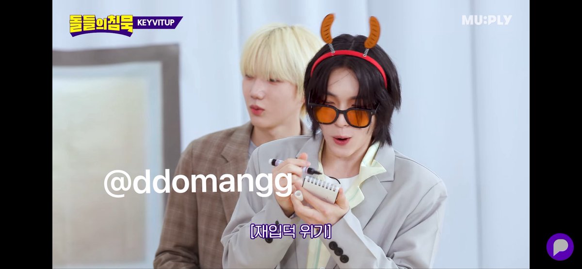๋งนํค tweet media