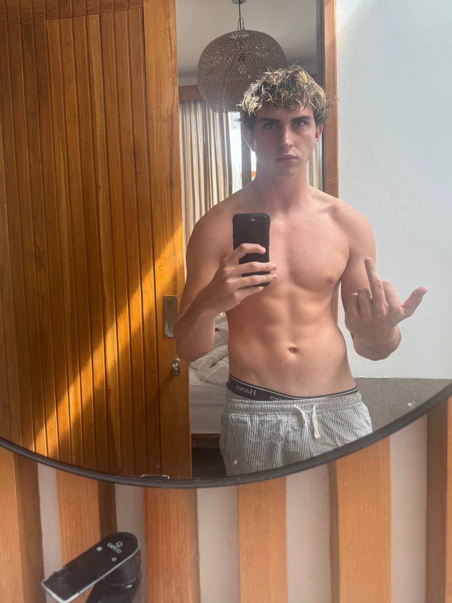 AlphaCSavage's tweet photo. Your Wallet Is Mine 🖕🏻 https://t.co/lotcVh3nFv