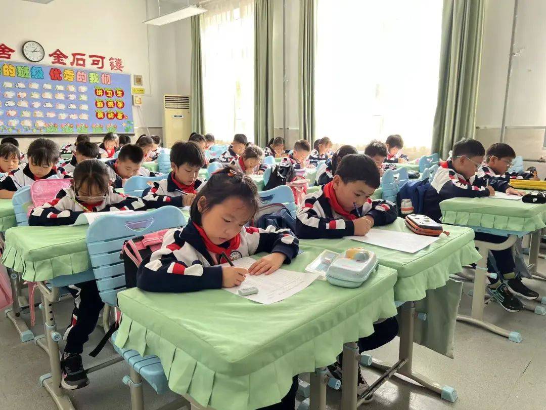 Bhaskar28946025's tweet image. New Term, New Goals!   Grab your notebooks, fuel your curiosity, and let’s turn this semester into a story of growth!   Tag a friend who’s ready to level up with you! #NewTermVibes #BackToSchool