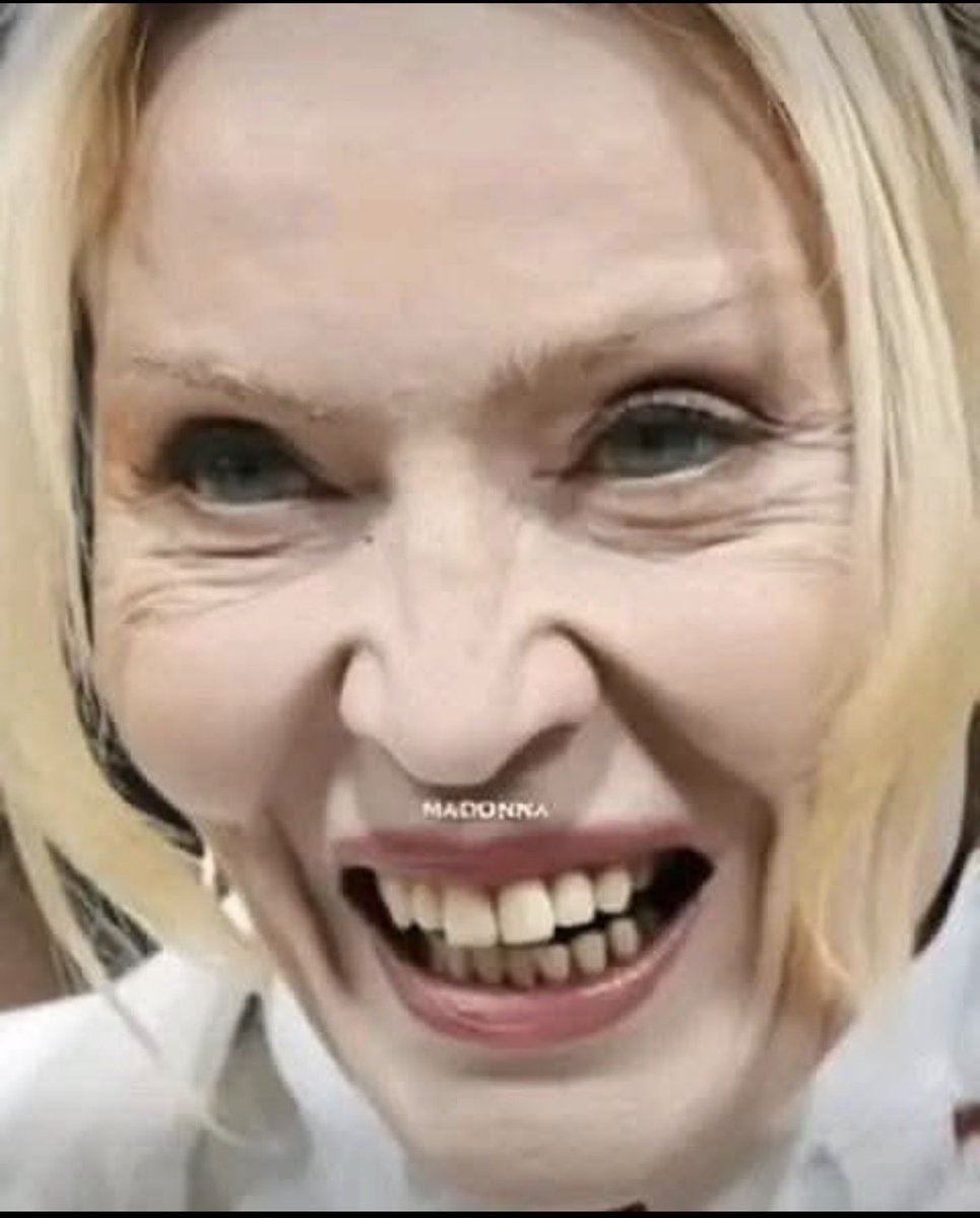 #Bluffingwithmymuffin 👠👠 fan account tweet media