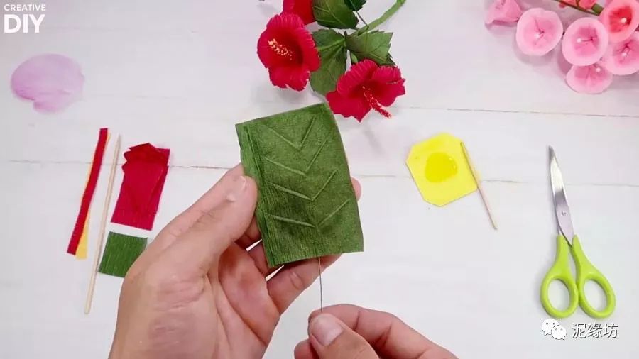 Sengulerta1233's tweet image. DIY Paper Flower Bouquet!   Grab colorful paper, scissors u0026 glue—fold, curl, layer! Perfect for decor/gifts. No green thumb needed  #DIYCrafts #PaperFlowers