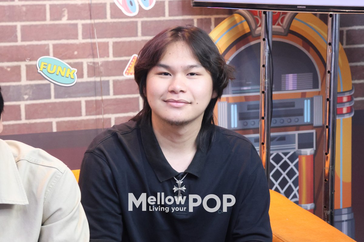 MellowPOP_TH's tweet image. ✨ Mellow POP เก็บตกภาพบรรยากาศไลฟ์ของ “DUMB.RONG” กับเพลง “สุขสันต์วันเลิกรา | Farewell”
.
#MellowPOP
#สุขสันต์วันเลิกรา
#farewell
#DUMBRONG
#tinybkk