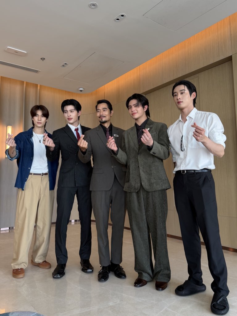 x-nuttapong tweet media