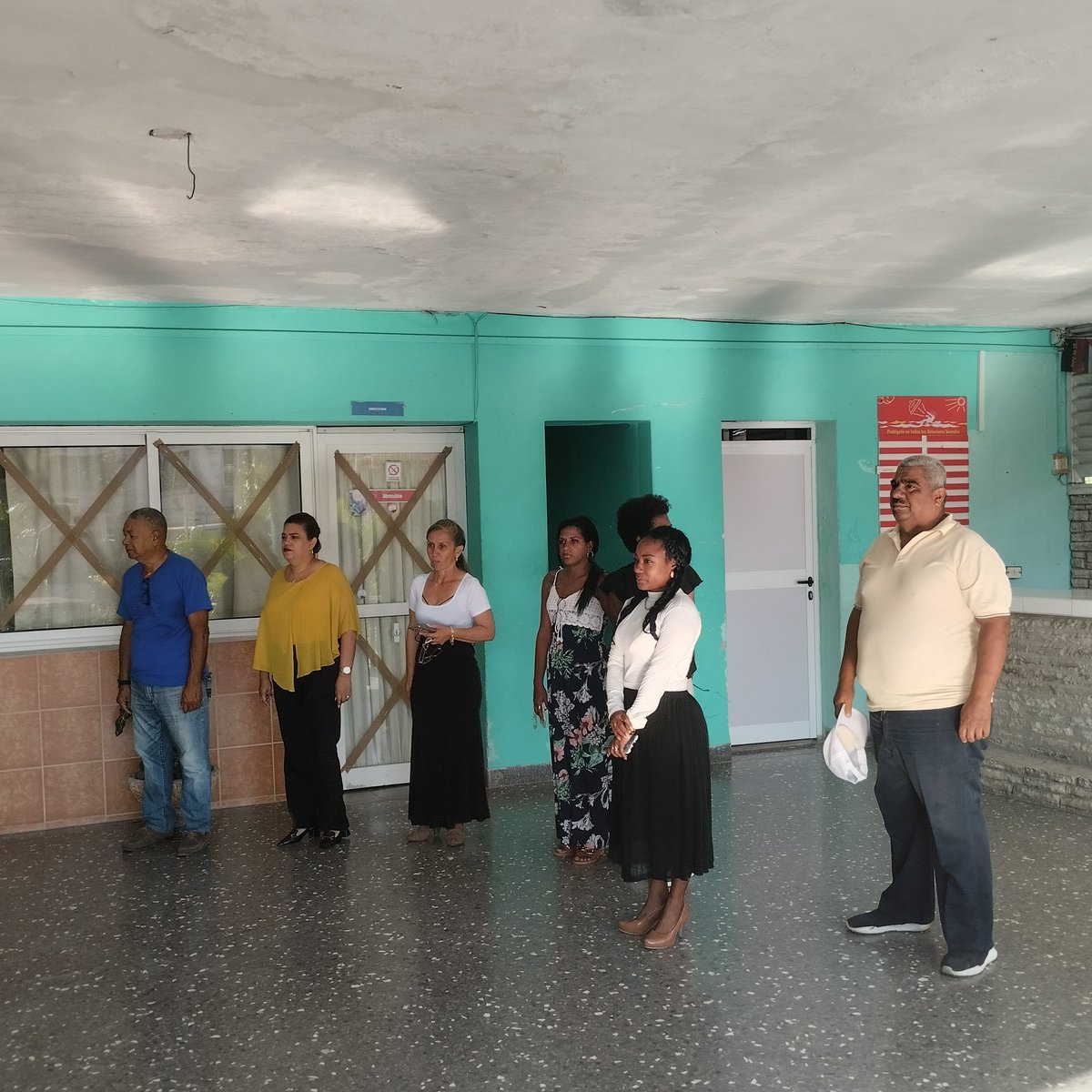 YaimaraLa's tweet photo. Matutino realizado en el @CphemStgo donde todos los trabajadores ratificamos que estaremos presente este  #1roDeMayo en la plaza Antonio Maceo de #SantiagoDeCuba porque #LaPatriaSeDefiende y eso lo demostramos dando #MiFirmaPorLaPatria @ProsaludC  @DPS_Santiago @BeatrizJUrrutia https://t.co/8yWg1Z6Z2U
