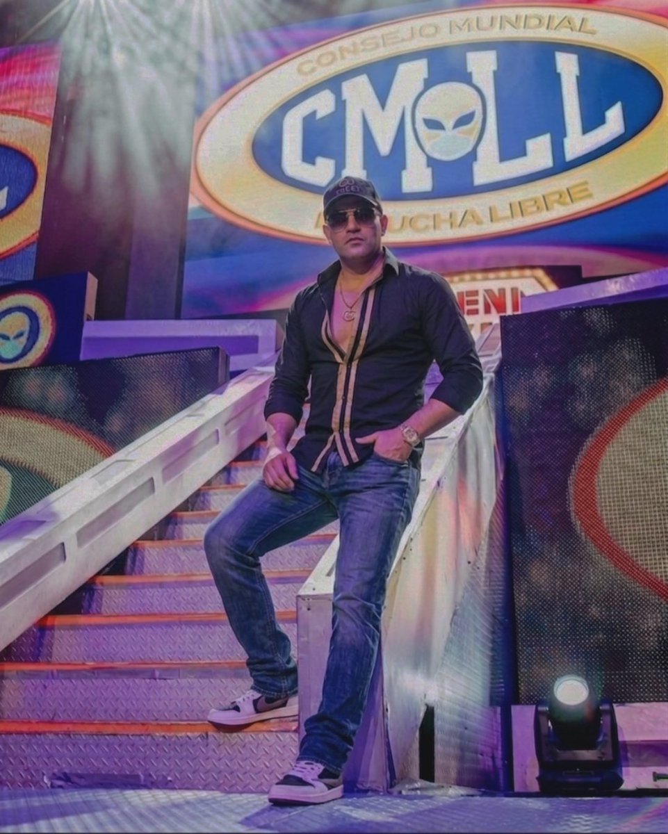 SilverboyCmll_'s tweet photo. ✨Hay Gente Que Nos Aplica La Ley Del Hielo, Y No Saben Que Nos Encanta El Frío✨
#SilverboyCmll 💯🎊🎉🎈 #Incomparable 😏 #aew #vix #cmll #foxsports @VIX @FOXSports @FOXSportsMX @AEWonTV @AEW #arenamexico #arenaguadalajara #arenapuebla https://t.co/HriRI8JmZC