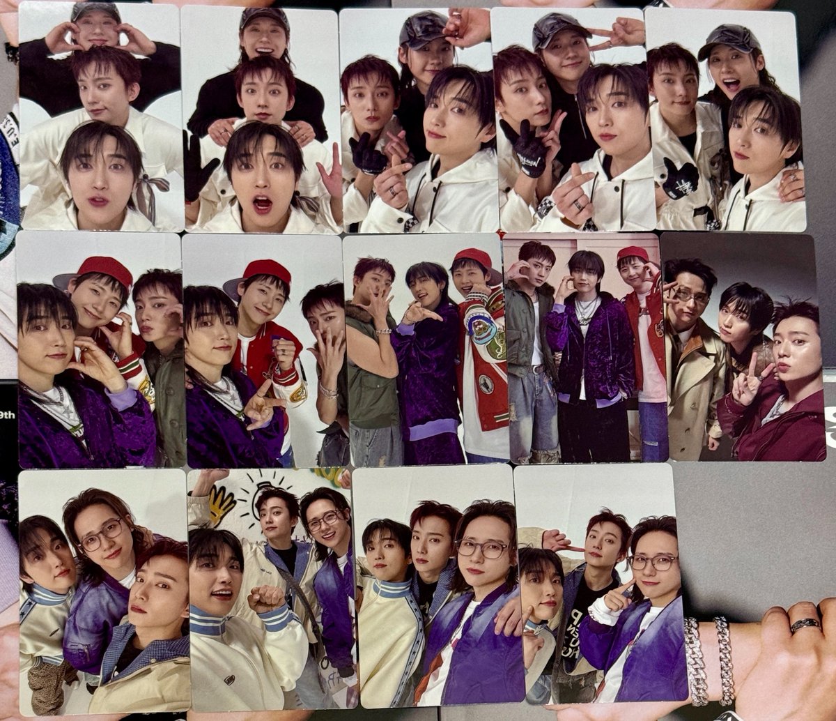 lovesndl's tweet photo. 헐 둘버전도 셋버전도 한장빼고 다 모았어요 🥹 유닛포카 너무너무 좋아용

#B1A4_9TH_MINI_ALBUM_SET https://t.co/Ewghs9eVrg