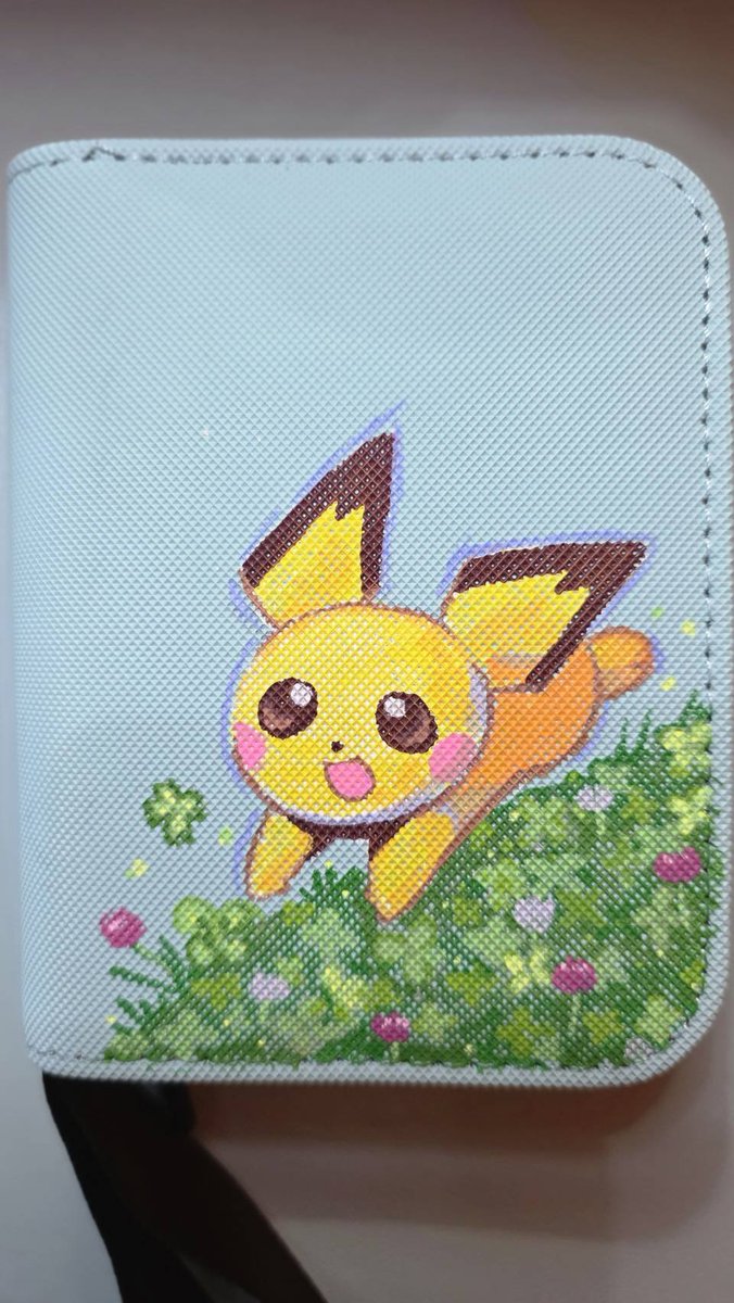 apicotberry's tweet photo. i wanted to try painting on a binder https://t.co/CDqbl56rPr