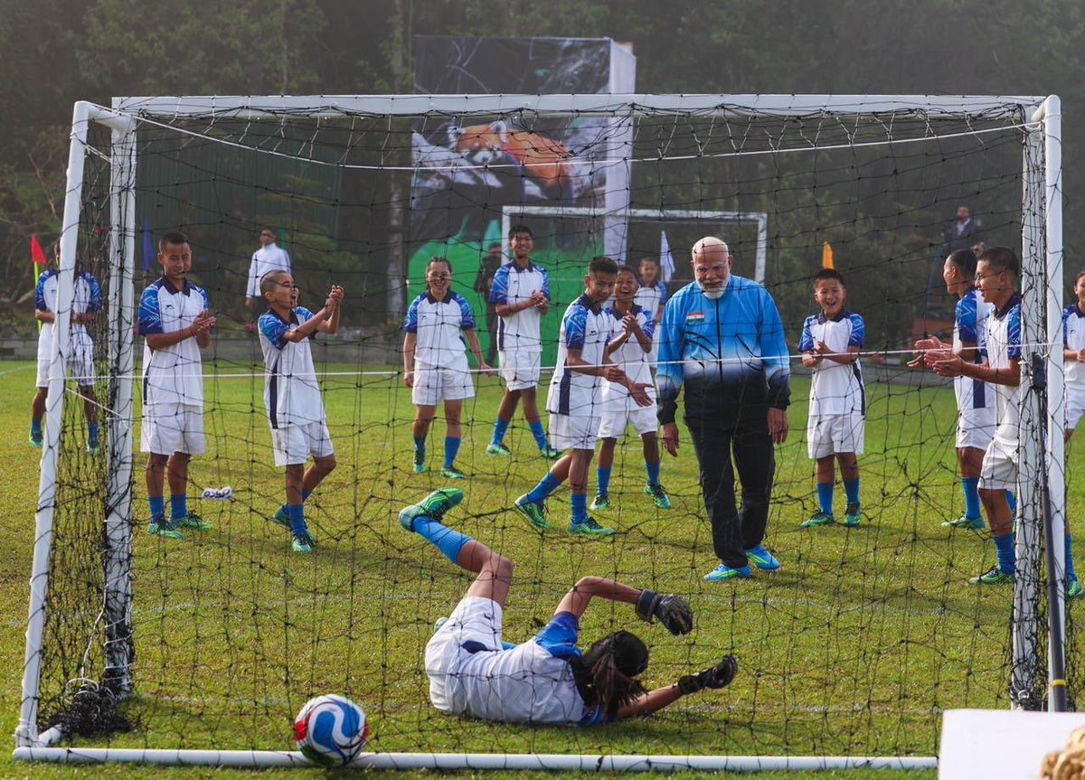 sanghaviharsh's tweet image. This is my PM! 💪  

Playing football with young friends in Sikkim  
@narendramodi ji, you inspire 140 crore Indians every single day.  
#FitIndia #ModiWithYouth #NewIndia