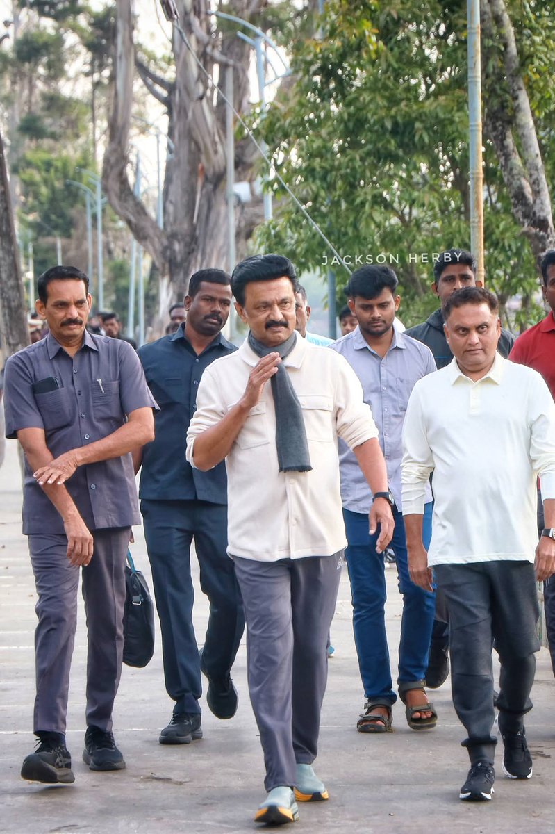 DMK Updates - தமிழ்நாட்டை தலைகுனிய விடமாட்டேன் tweet media