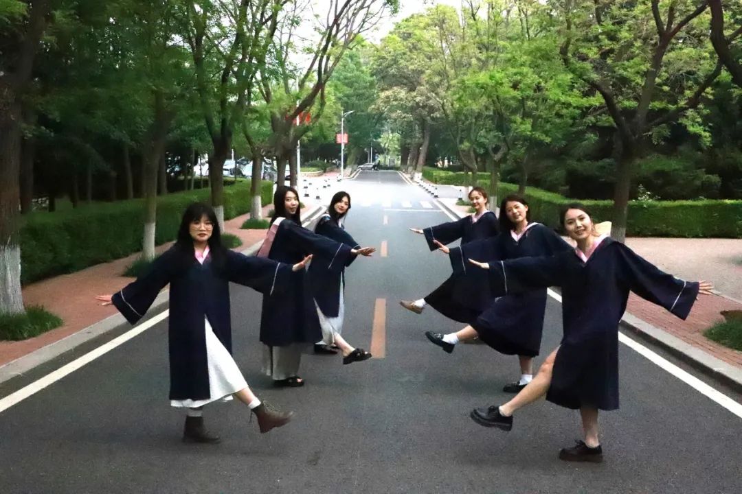 Dull_Artist's tweet photo. "Grad cap on, memories locked, hearts full. To the ones who turned late nights into inside jokes u0026 dreams into plans—cheers to the next chapter!  #ClassOf2024 #ForeverGrads" https://t.co/zZoZ5WE6Bi
