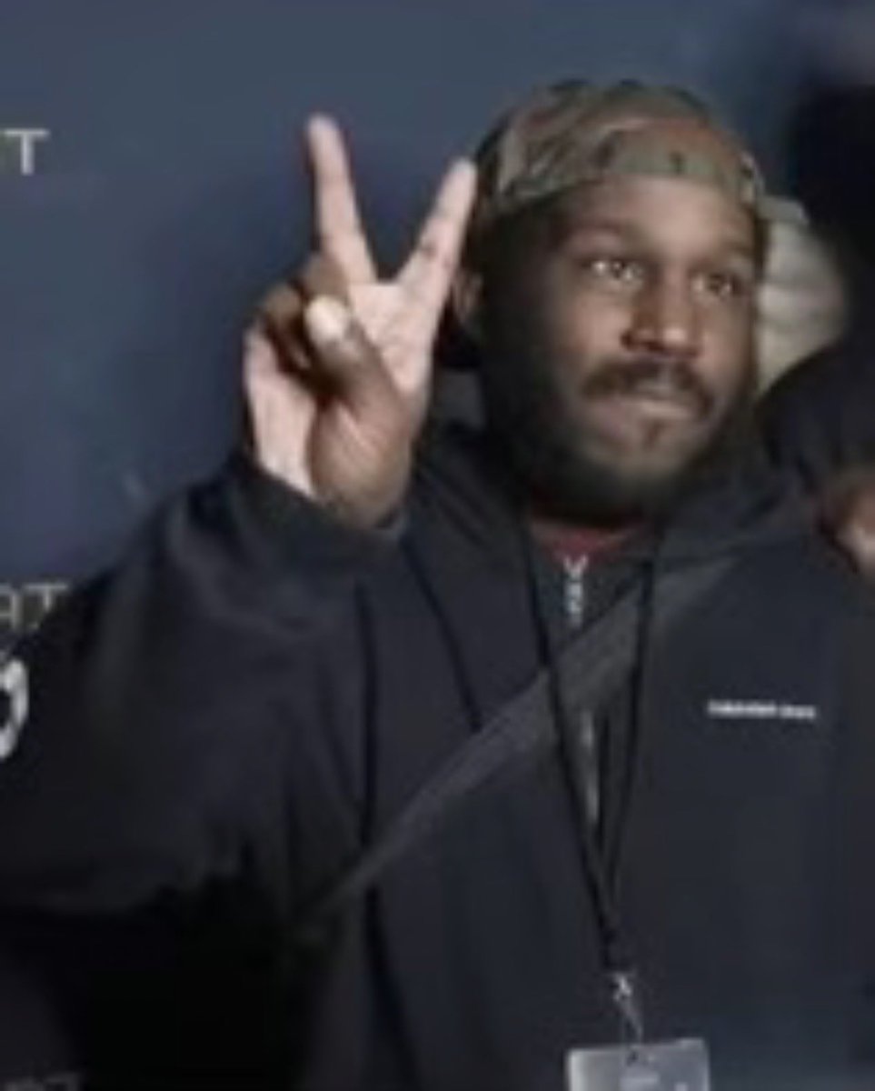 maximum 🪖🏴‍☠️ tweet media