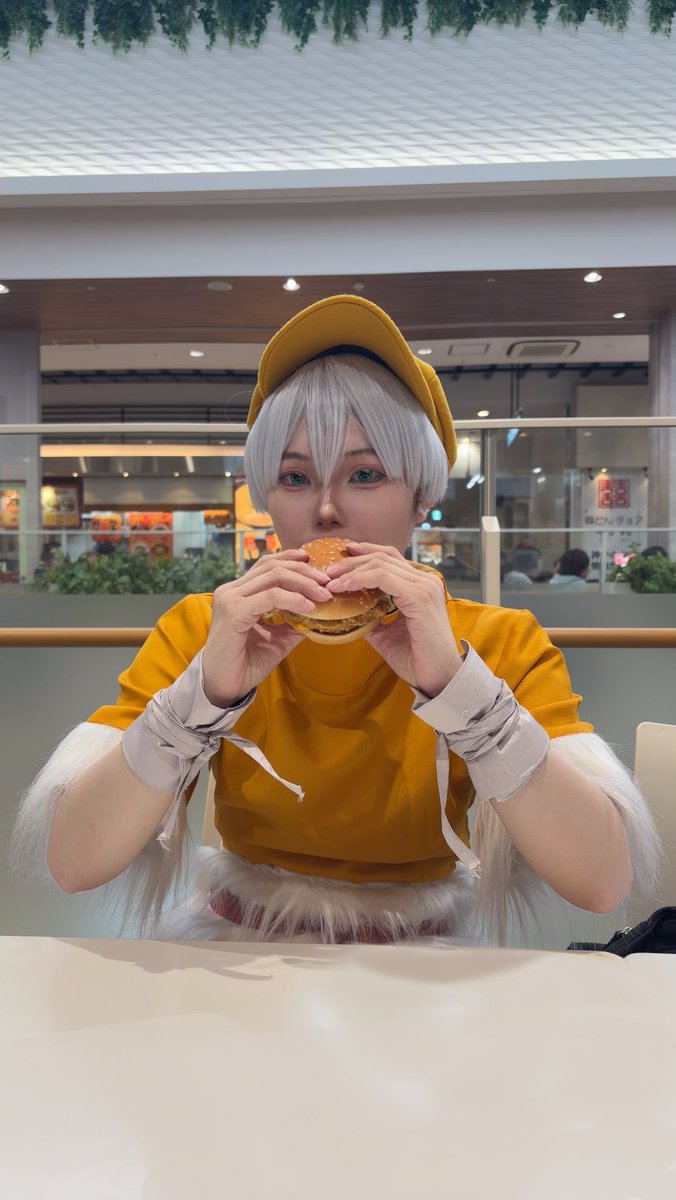 めろんそーだ tweet media