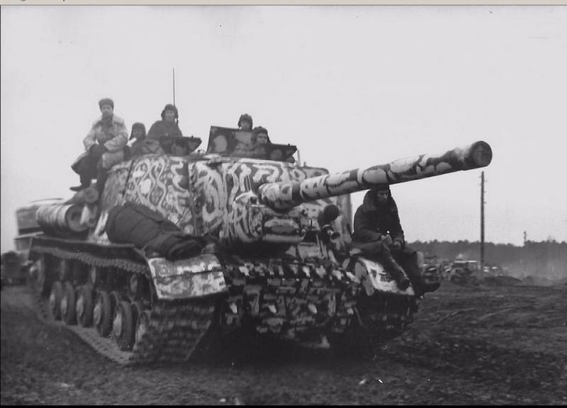 Tank_Archives's tweet image. #OTD in 1943 work began to install a 122 mm gun into the SU-152. The work had low priority and the SU-152 was taken out of production before it finished. In the end, the 122 mm A-19 was only installed in the SPG's successor, creating the ISU-122. #tanks #history #WW2 #WWII