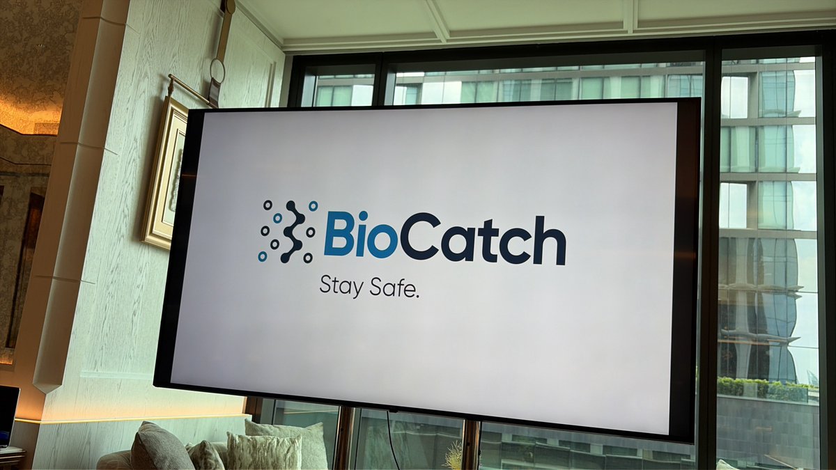 มุมมองบุคคลที่สาม tweet media