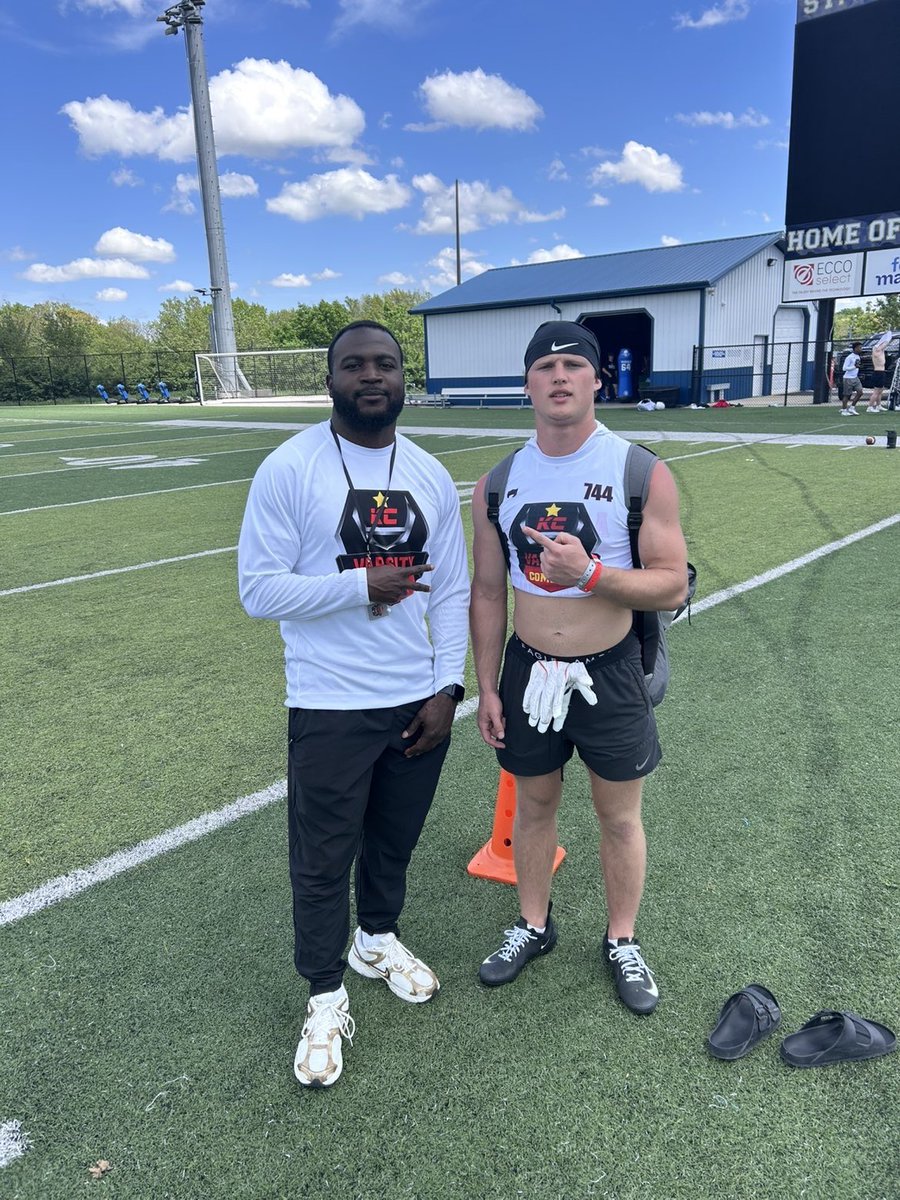 AugspurgWyatt's tweet photo. Had a great day competing at @Varsitycombine1 and having the opportunity to be coached!

27’
|5’10| |175|
RB/S
4.8 Laser-40
111 in-Broad

@Mr_Huffman54 @JPRockMO @MarketAthletes @MattWalkerDU @JacksonKing_FB @thoilman14 @CoachGHiggins @CoachKNesbitt @CoachKRocheford https://t.co/zSB4e6bBct
