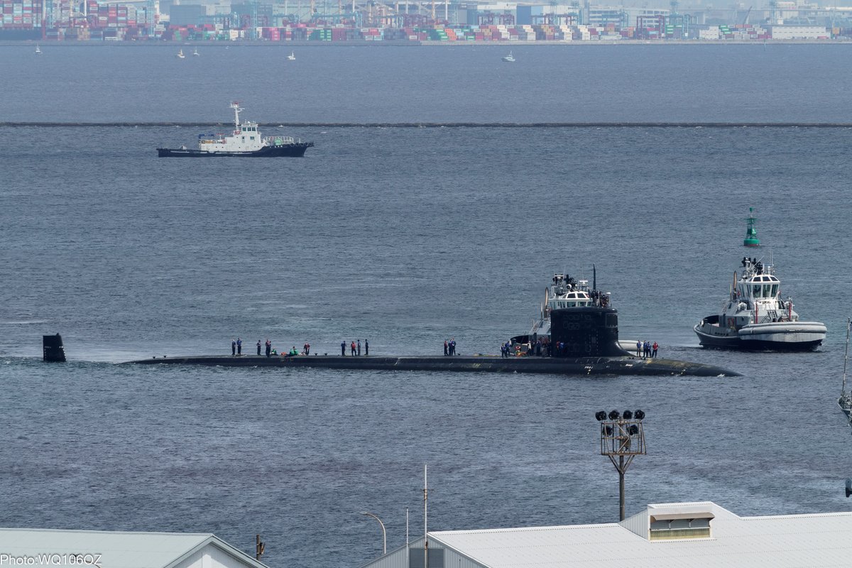 いつも突然やってくるアメリカ海軍の原子力潜水艦。今朝来たのは官庁