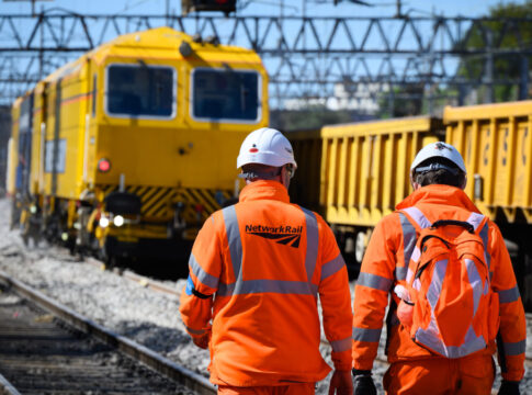 RAIL_NEWS_UK's tweet image. Business as usual for most passengers and freight during May bank holidays dlvr.it/TS3sGc #Electrification #Infrastructure #PermanentWay #RailNews