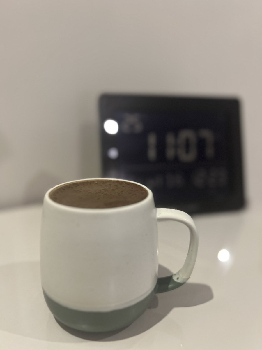 KhadijahAKarsou's tweet image. في عالمي الخاص، ما فيش زحمة ولا وجوه مزيفة بس أنا، قهوتي، وراحة تجي بهدوء.❤️✨

#قهوة_الصباح 
#هلا_بالخميس 
📍#Jeddah