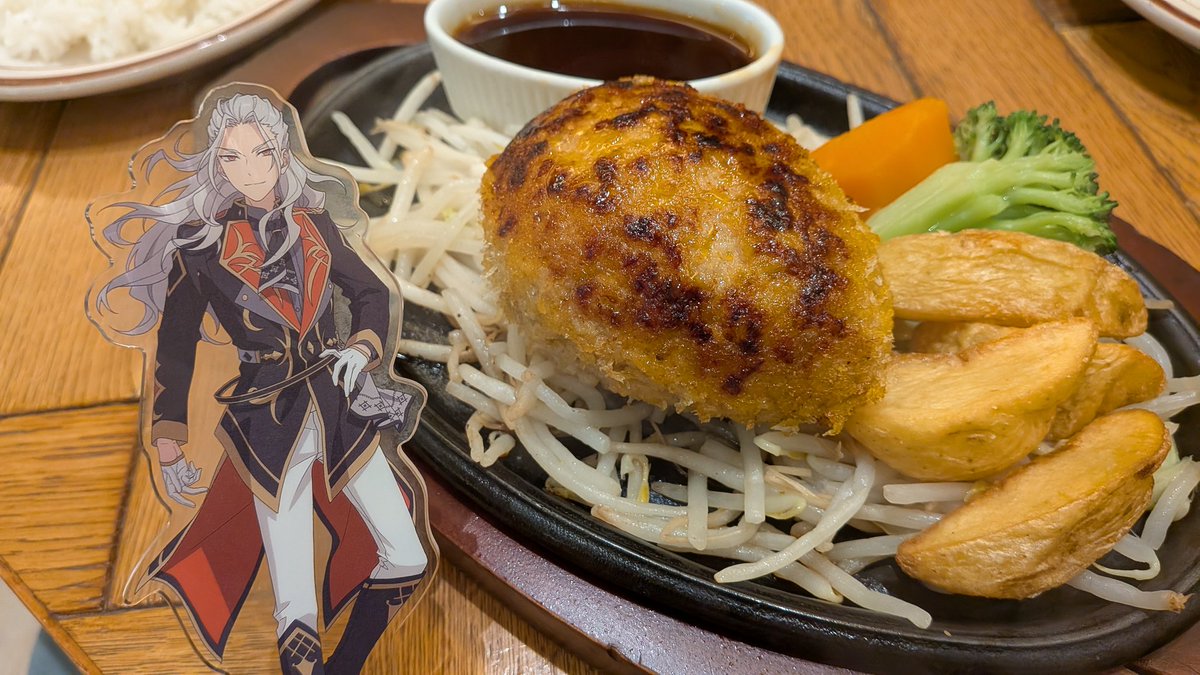 Tococo_Orange's tweet photo. 昨日のことだけど、
はじめましてのジュンくん。からの〜
ハンバーグ！からの〜
コナンの映画！からの〜
2度目のご飯！🤗
楽しかった〜😆

安室さん出てないのに安室さんのアクスタを買う私😎 https://t.co/9q32X2X0Xk