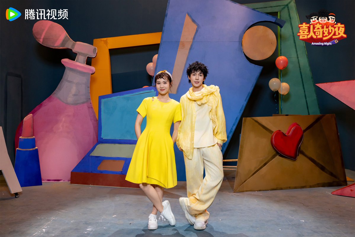 kkrnitpy's tweet image. [综艺名] Live打卡！今晚8点锁定→笑点暴击+神仙舞台 蹲住高能名场面！#综艺打卡 #LiveHighlights