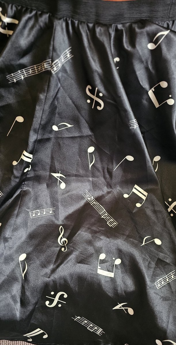 Diana II 🦡 🦊 📻 dancing on the ledge 👣 tweet media