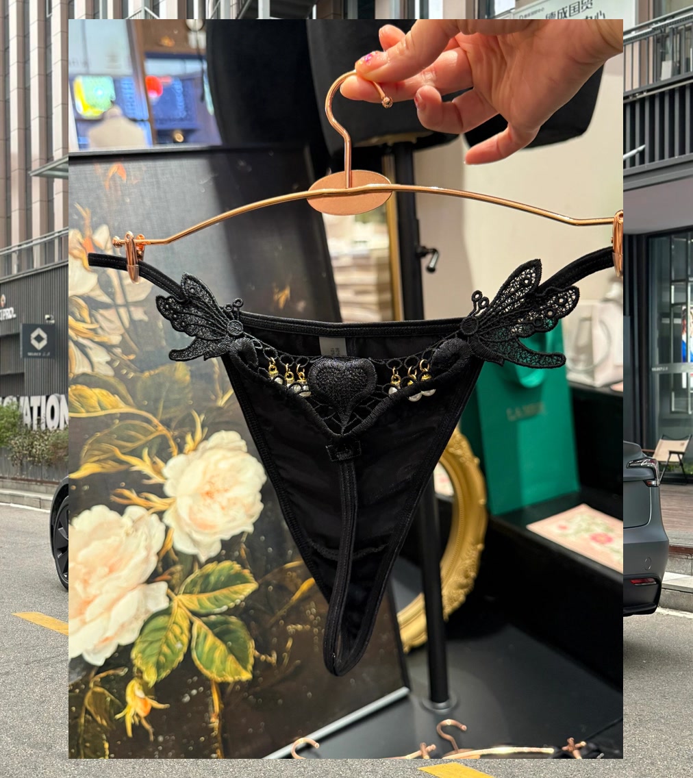 Timothy Lewis tweet media