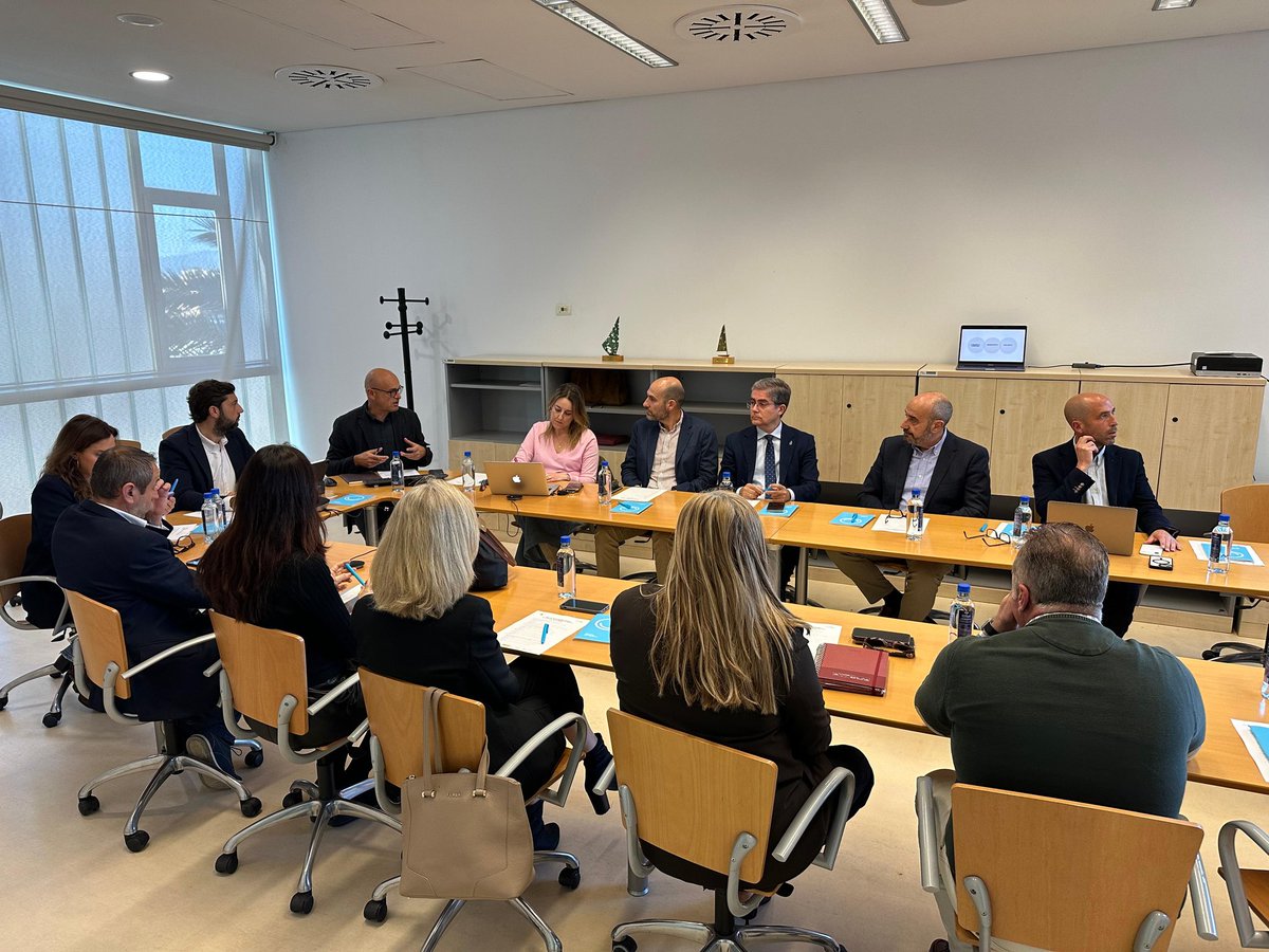 AytoMurcia's tweet photo. El concejal de Turismo, Comercio y Consumo, @jpachecomendez, ha participado esta mañana en la sesión de trabajo sobre la campaña de sensibilización y concienciación turística en la Región de Murcia, vinculada al Plan de Sostenibilidad Social del Turismo de la CARM.

📍 ITREM https://t.co/ICSJ90oFPE