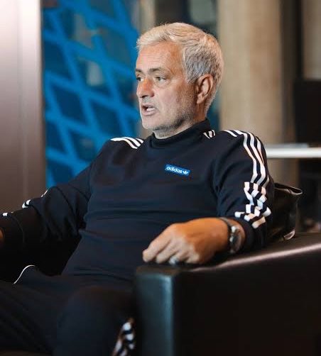 🚨🚨💣🗣️ | Jose Mourinho on Real Players and Madrid Losing to Bayern Munich:

🎙️ “I will tell you something because I was there, I lived it from the inside at Real Madrid. People speak about talent, about big names, about world-class players… but for me, this is not the problem.