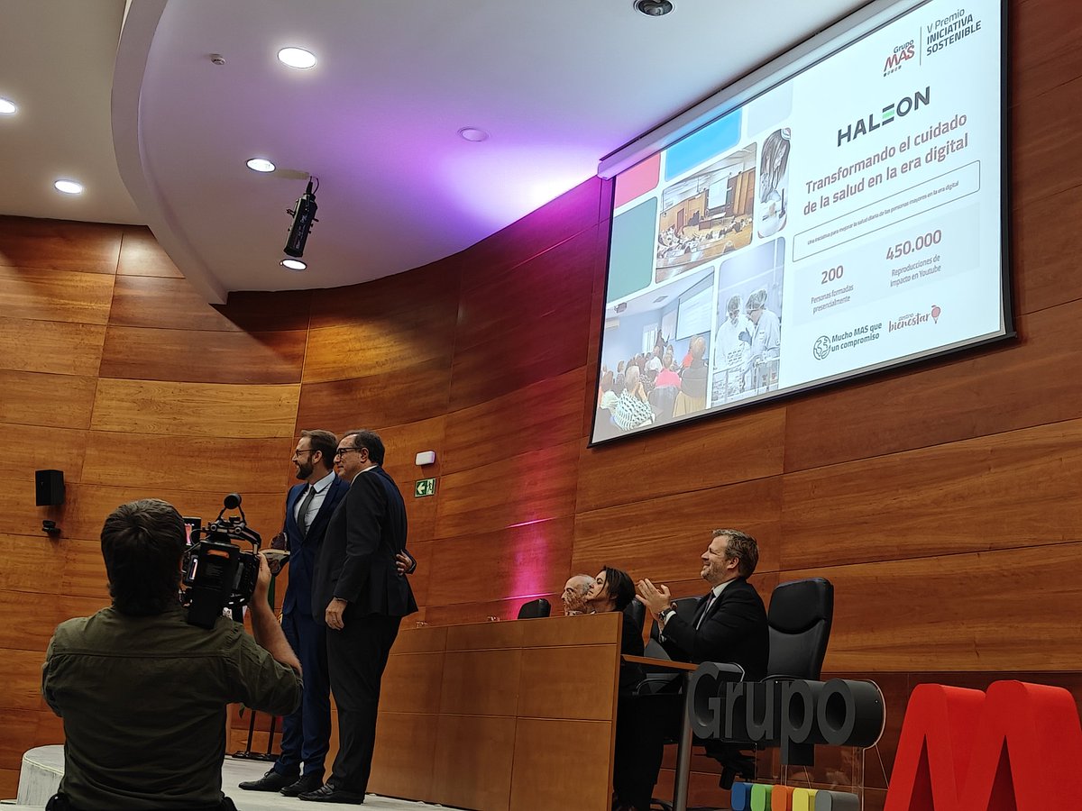 Daniel Castañeda tweet media