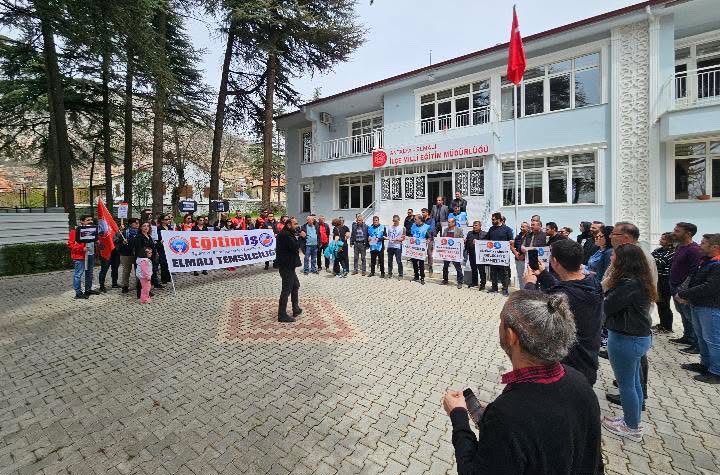 Elmalı’da 5 Sendikadan Şiddete Karşı Tek Yürek: "Öğretmene Vurulan Darbe, Geleceğe Vurulmuştur"